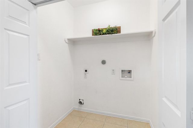 8717 Peachtree Street, Houston, TX 77016