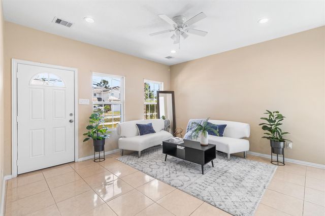 8717 Peachtree Street, Houston, TX 77016