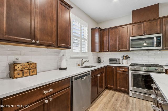 530 CONTINUUM Loop, Yulee, FL 32097