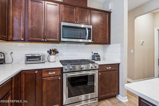 530 CONTINUUM Loop, Yulee, FL 32097