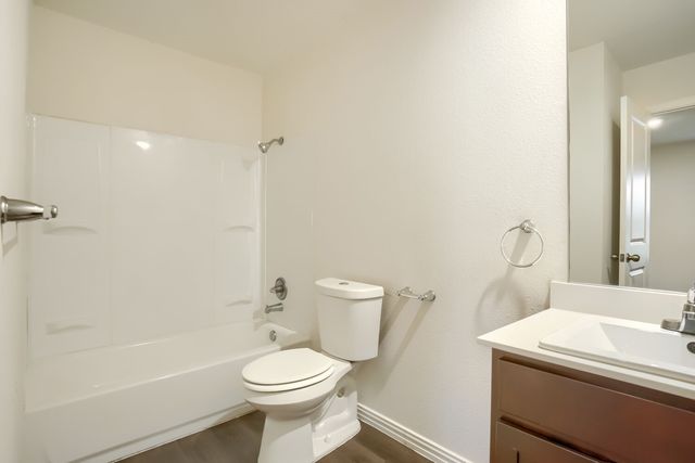 1900 N 17th Street, Waco, TX 76707
