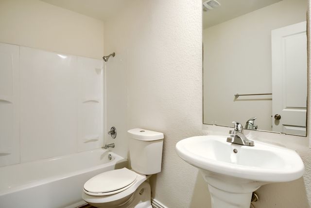 1900 N 17th Street, Waco, TX 76707