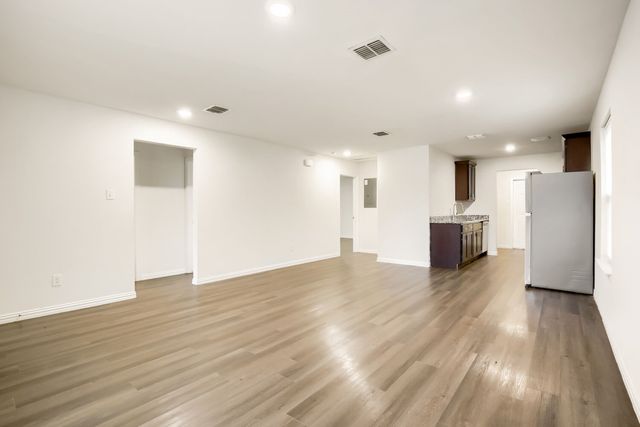 1900 N 17th Street, Waco, TX 76707