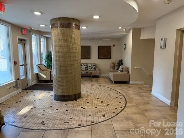 1000 E Woodlawn Road E 303, Charlotte, NC 28209