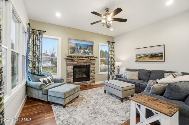 305 Ridgepoint Circle, Waterville, OH 43566