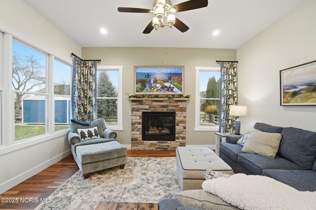 305 Ridgepoint Circle, Waterville, OH 43566