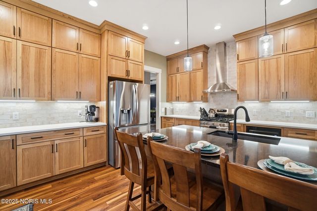 305 Ridgepoint Circle, Waterville, OH 43566