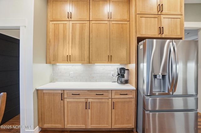 305 Ridgepoint Circle, Waterville, OH 43566