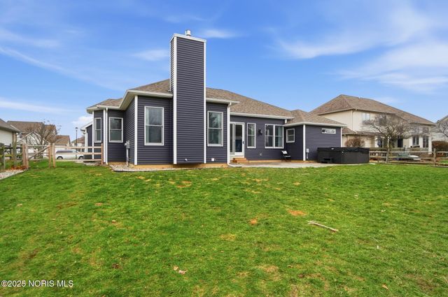 305 Ridgepoint Circle, Waterville, OH 43566