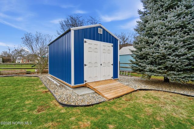 305 Ridgepoint Circle, Waterville, OH 43566