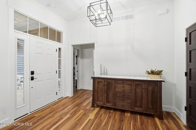 305 Ridgepoint Circle, Waterville, OH 43566