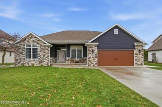 305 Ridgepoint Circle, Waterville, OH 43566