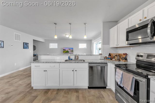 2907 Jordan River Drive, Fowlerville, MI 48836