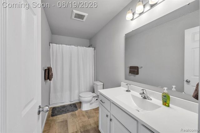2907 Jordan River Drive, Fowlerville, MI 48836