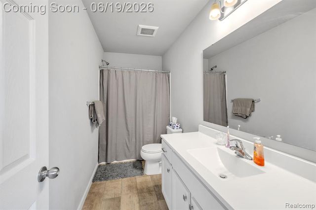2907 Jordan River Drive, Fowlerville, MI 48836
