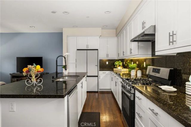 228 Borrego, Irvine, CA 92618