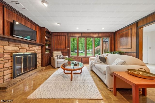 39 Highlander Drive, Scotch Plains Twp., NJ 07076