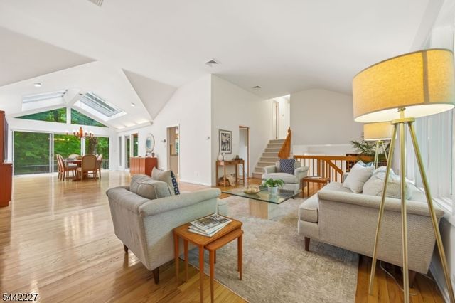 39 Highlander Drive, Scotch Plains Twp., NJ 07076