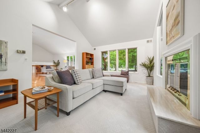 39 Highlander Drive, Scotch Plains Twp., NJ 07076
