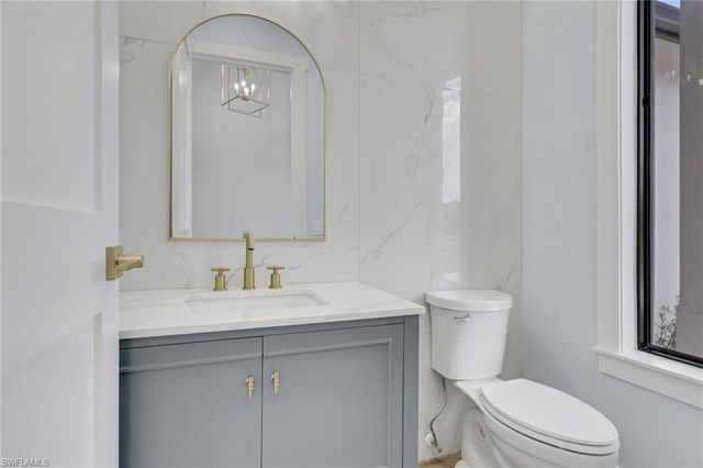 408 24th AVE NE, Naples, FL 34120