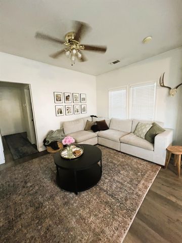 2001 12th Avenue, Kingsburg, CA 93631