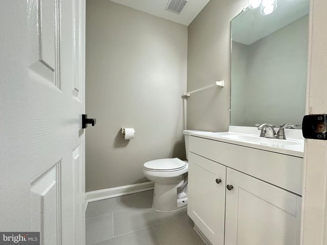 12103 SALEMTOWN DR, Woodbridge, VA 22192