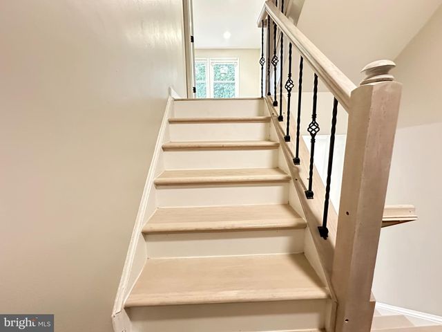 12103 SALEMTOWN DR, Woodbridge, VA 22192