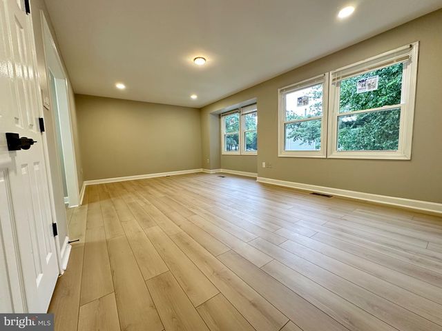 12103 SALEMTOWN DR, Woodbridge, VA 22192