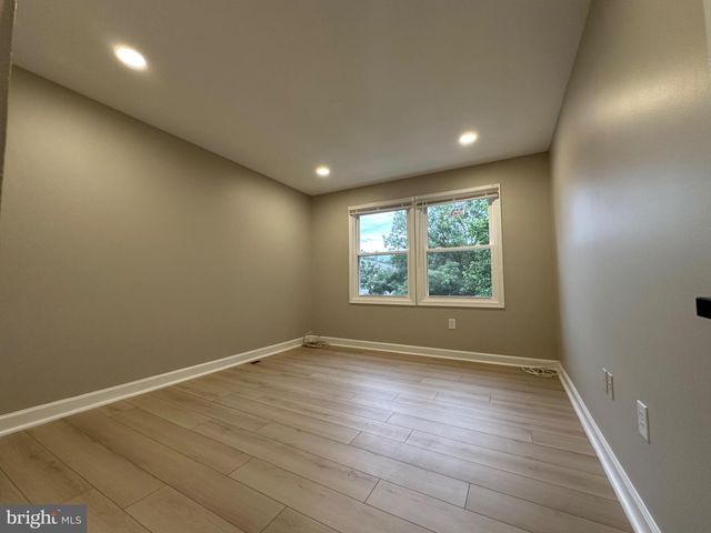 12103 SALEMTOWN DR, Woodbridge, VA 22192