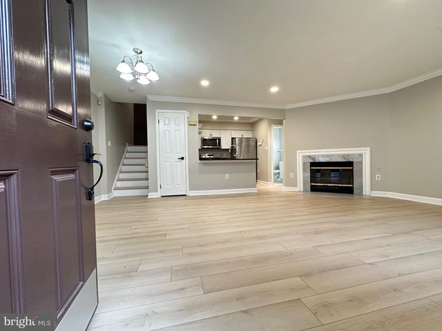 12103 SALEMTOWN DR, Woodbridge, VA 22192