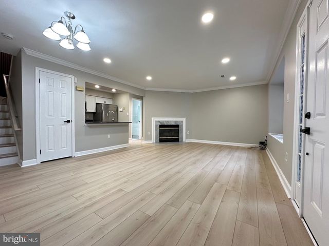 12103 SALEMTOWN DR, Woodbridge, VA 22192