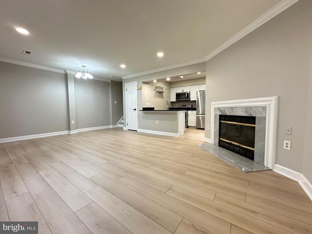 12103 SALEMTOWN DR, Woodbridge, VA 22192