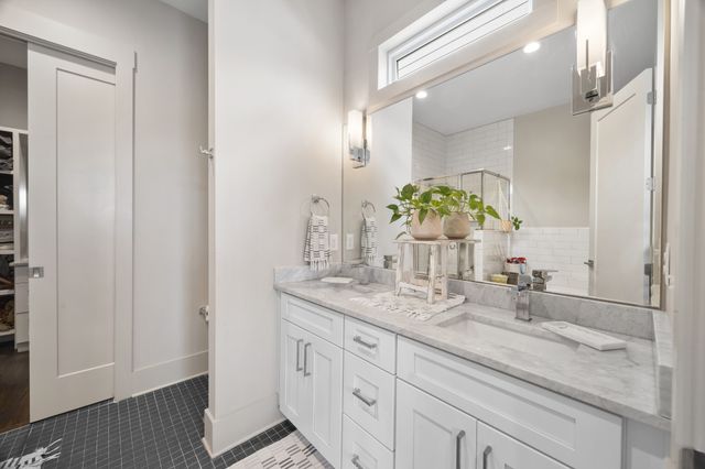 1002 Free Silver Rd, Nashville, TN 37207