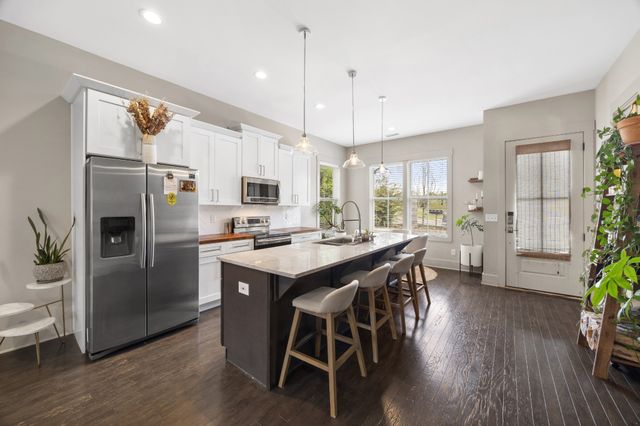 1002 Free Silver Rd, Nashville, TN 37207