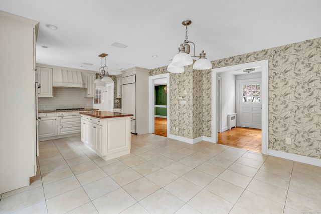 37 Pinner Lane, Stamford, CT 06903