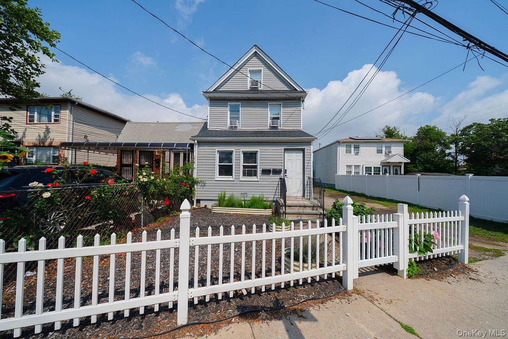 15813 Linden Boulevard, Jamaica, NY 11434 — exterior