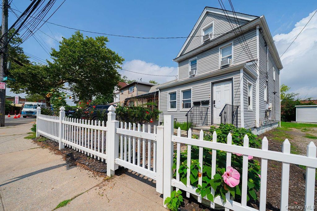 15813 Linden Boulevard, Jamaica, NY 11434 — photo 2