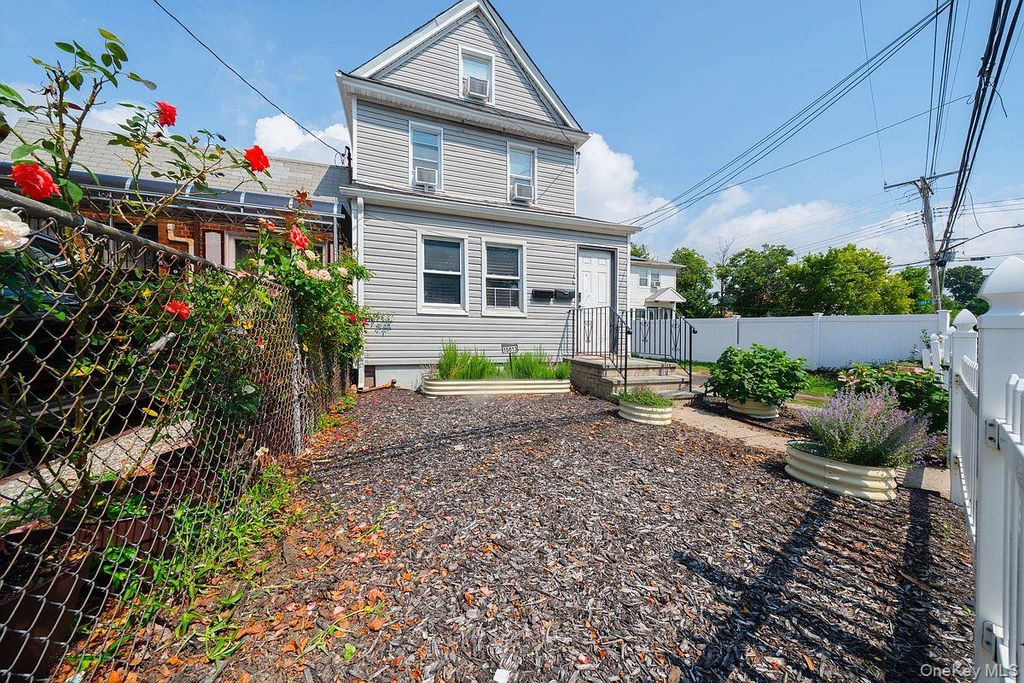 15813 Linden Boulevard, Jamaica, NY 11434 — photo 3