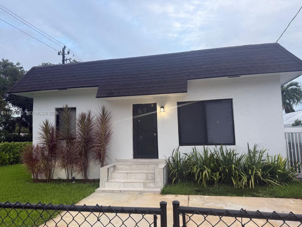 1800 NW 18th Ter 1, Miami, FL 33125
