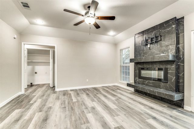 5225 Livermore Drive, Arlington, TX 76017