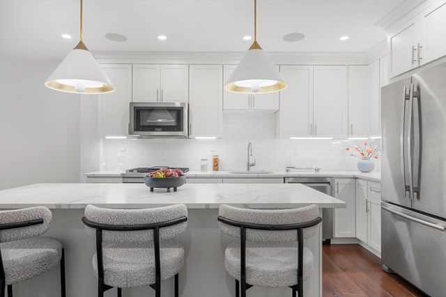 480 W Broadway 303, Boston, MA 02127