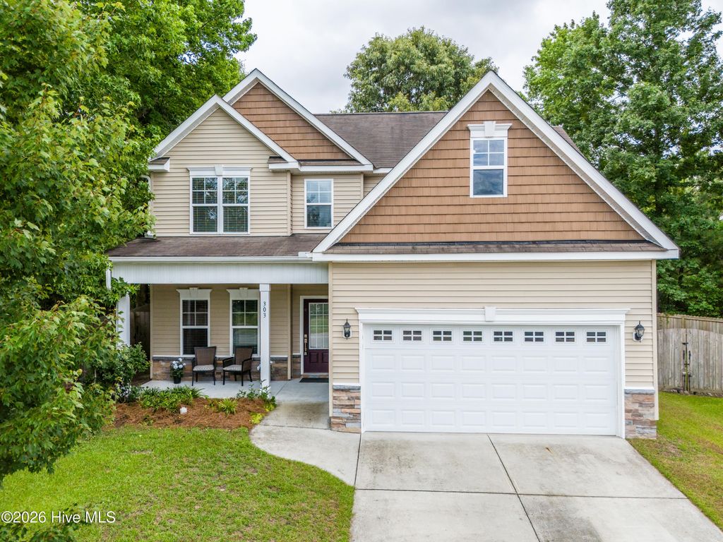 303 Bonnie Court, Sneads Ferry, NC 28460