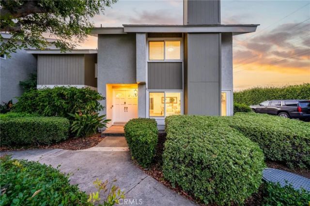 10 Goldenbush, Irvine, CA 92604