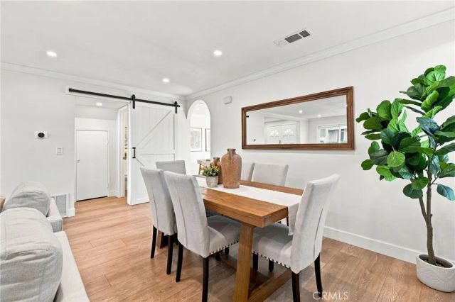 10 Goldenbush, Irvine, CA 92604