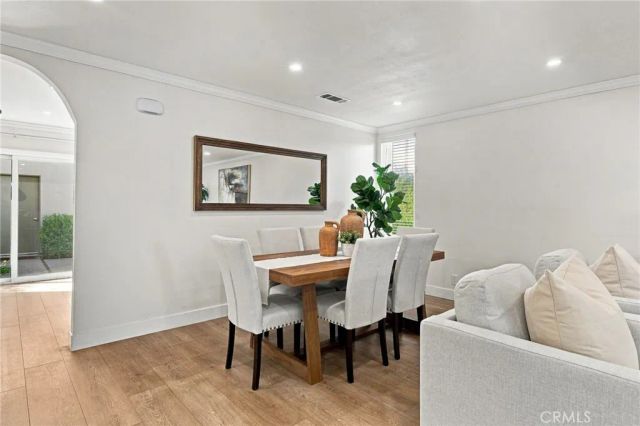 10 Goldenbush, Irvine, CA 92604