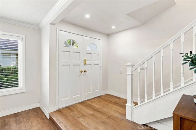 10 Goldenbush, Irvine, CA 92604