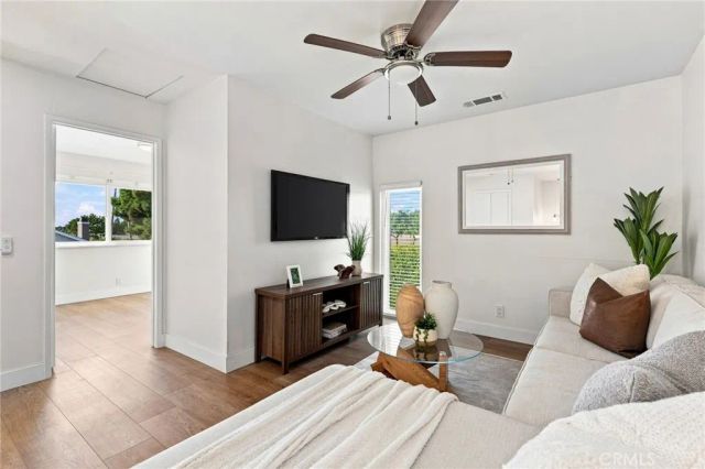 10 Goldenbush, Irvine, CA 92604