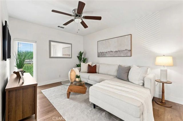 10 Goldenbush, Irvine, CA 92604