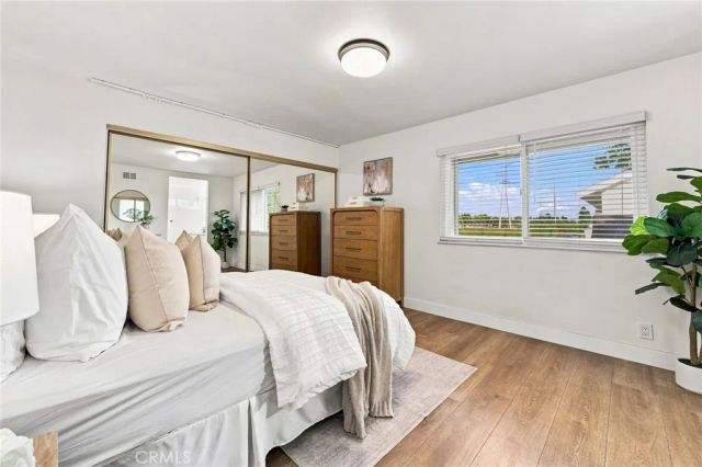 10 Goldenbush, Irvine, CA 92604