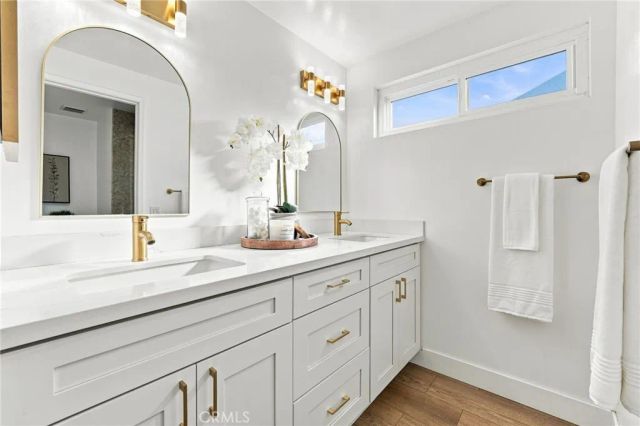 10 Goldenbush, Irvine, CA 92604